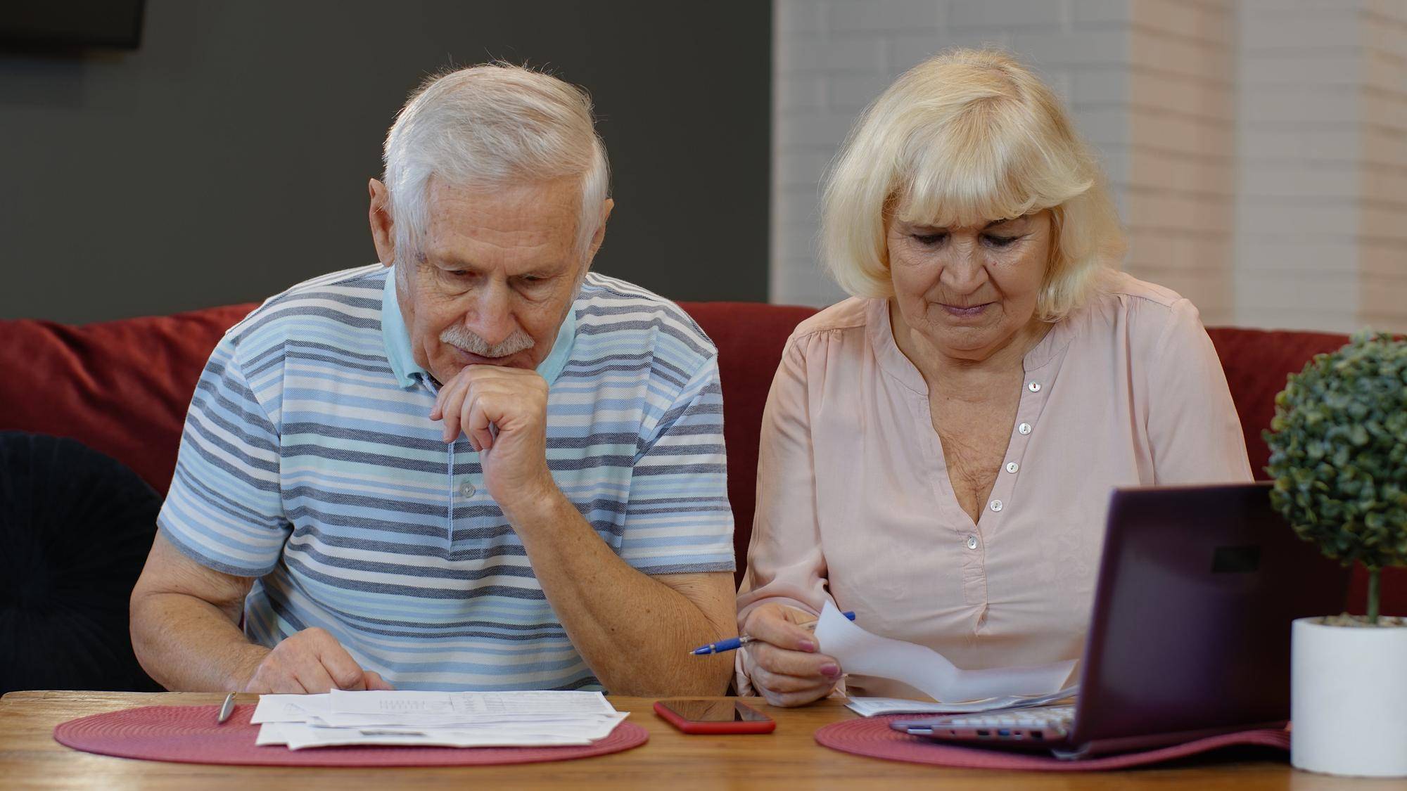 Ile emeryci płacą podatku i jak to wpływa na ich dochody?